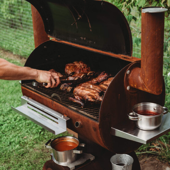 GrillSymbol BBQ rökgrill Smoky Beast med extra tillbehör (värde över 3000.-)