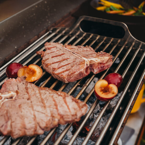 GrillSymbol kolgrill Chef XL ERBJUDANDE: Tillbehör ingår, värde 3170 kronor GrillSymbol kolgrill Chef XL ERBJUDANDE: Tillbehör ingår, värde 3170 kronor