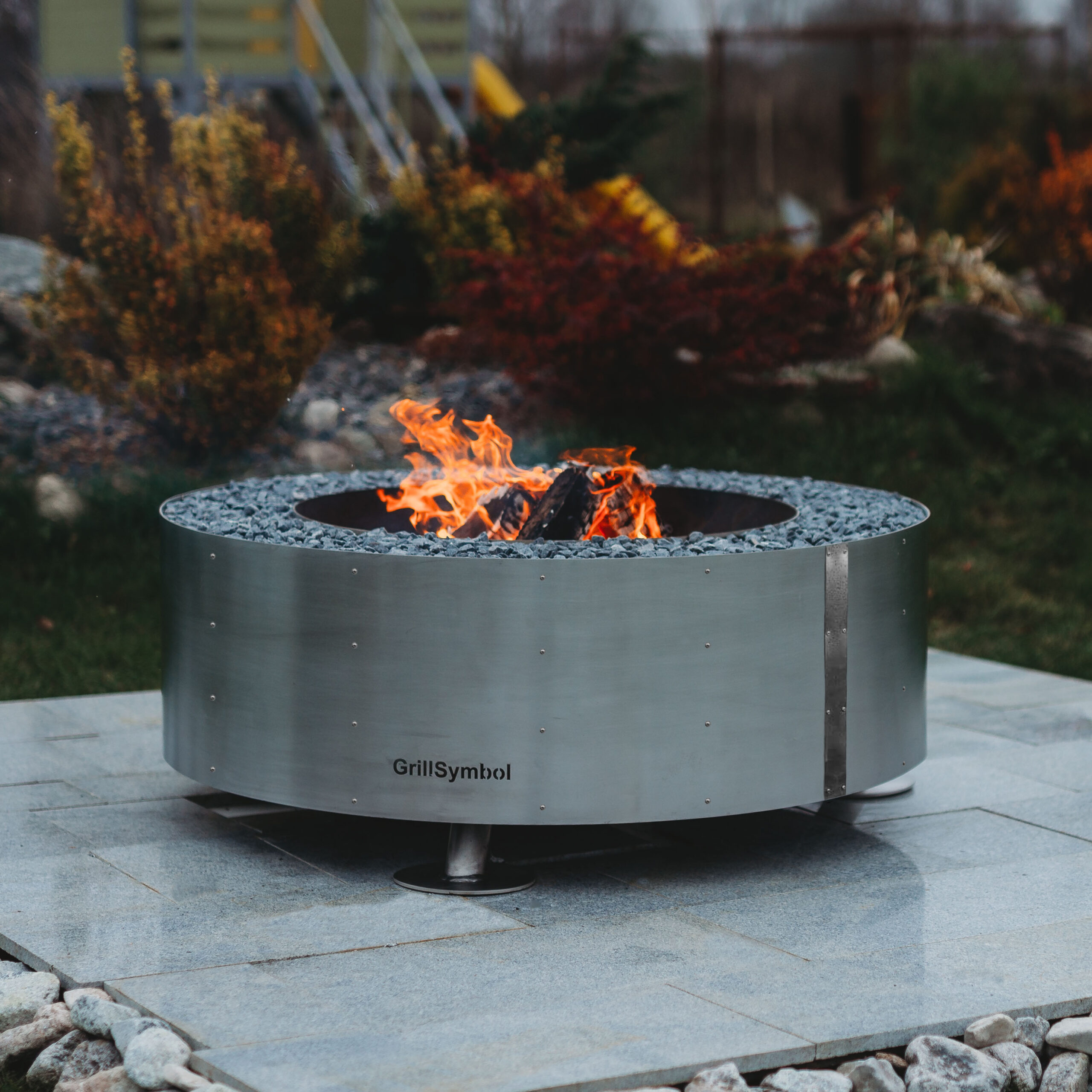 GrillSymbol rostfritt stål eldstad utomhus Luna Silver ø 119 cm GrillSymbol rostfritt stål eldstad utomhus Luna Silver ø 119 cm